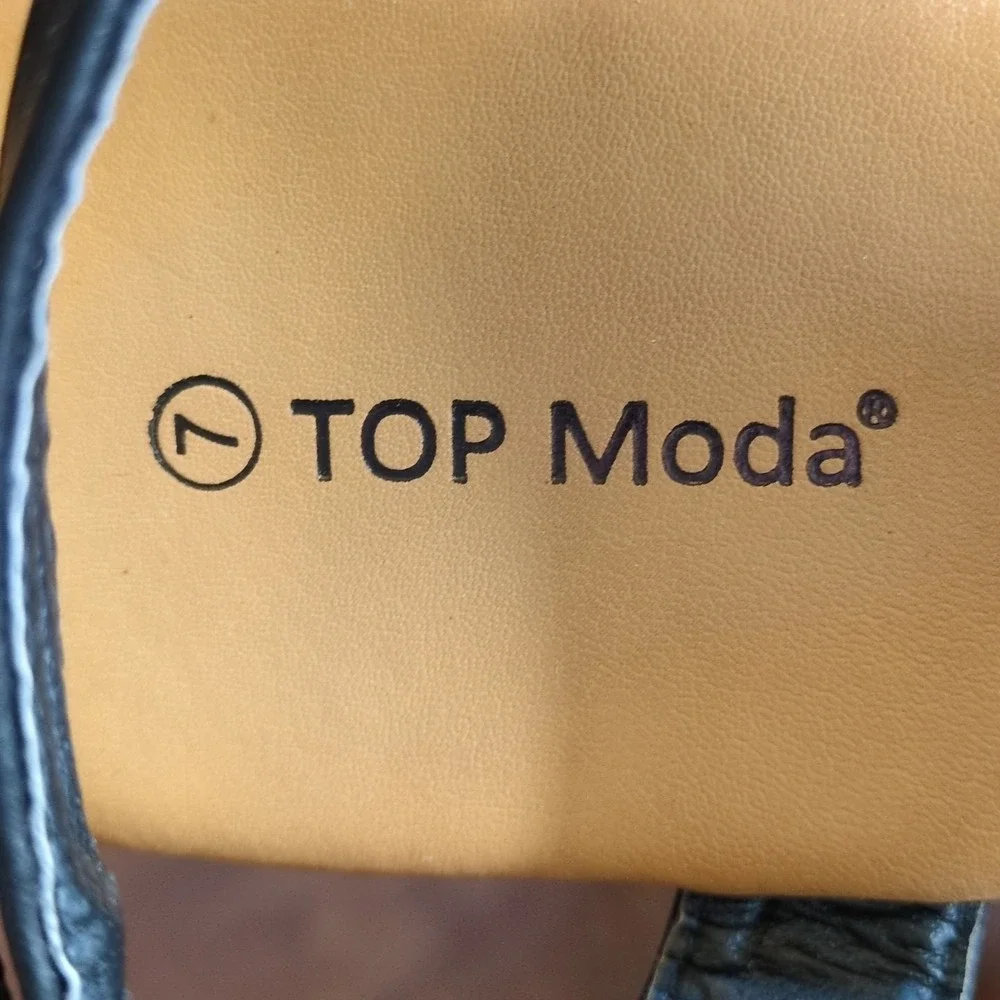 Top Moda Shoes Womens HW-7 Black 7 Beaded Thong Sandals Buckle Strap Flat NEW